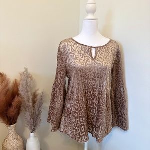 Keyhole top with velvet leopard detail